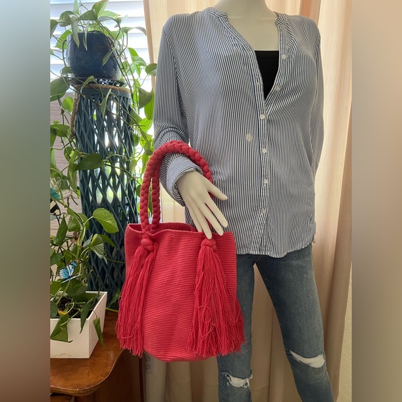 Summer Chic Bright Pink Tote Bag - Handwoven Boho Chic Top Handle Bag - Picture 3 of 7